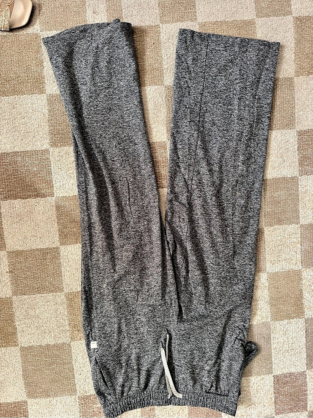 Vuori Halo Essential Wideleg Pant Gray Joggers